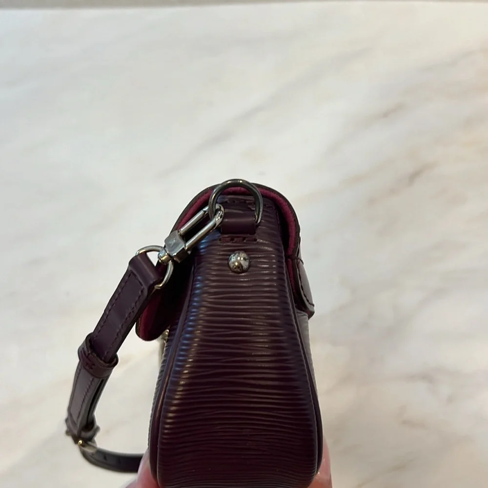 Louis Vuitton Cassis Epi Leather Montaigne Clutch Bag!